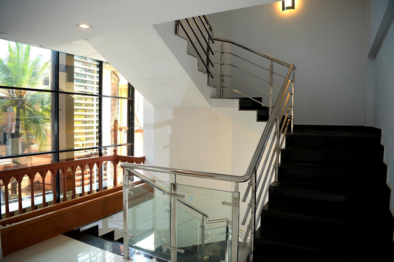 Hotel Roopmahal Thiruvananthapuram Zewnętrze zdjęcie