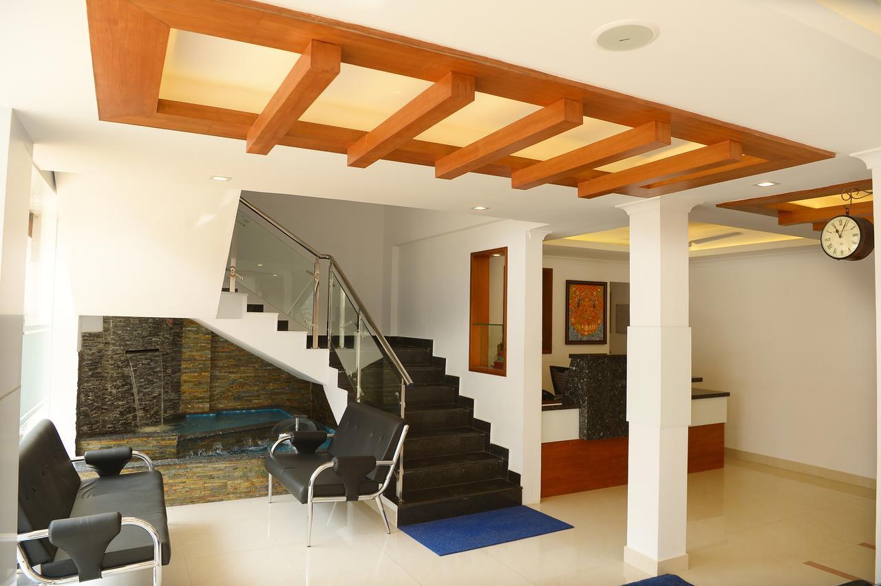 Hotel Roopmahal Thiruvananthapuram Zewnętrze zdjęcie