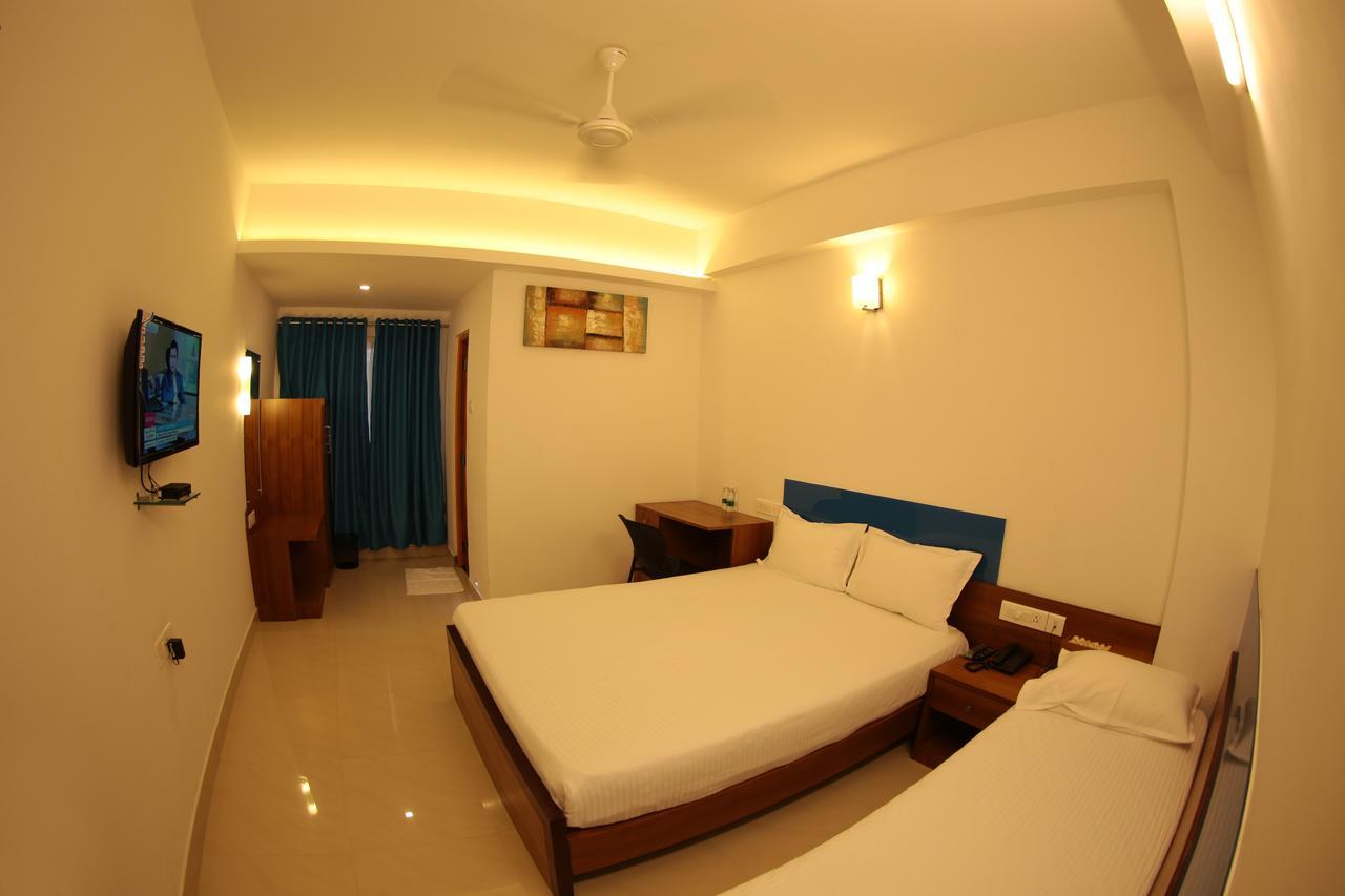 Hotel Roopmahal Thiruvananthapuram Zewnętrze zdjęcie