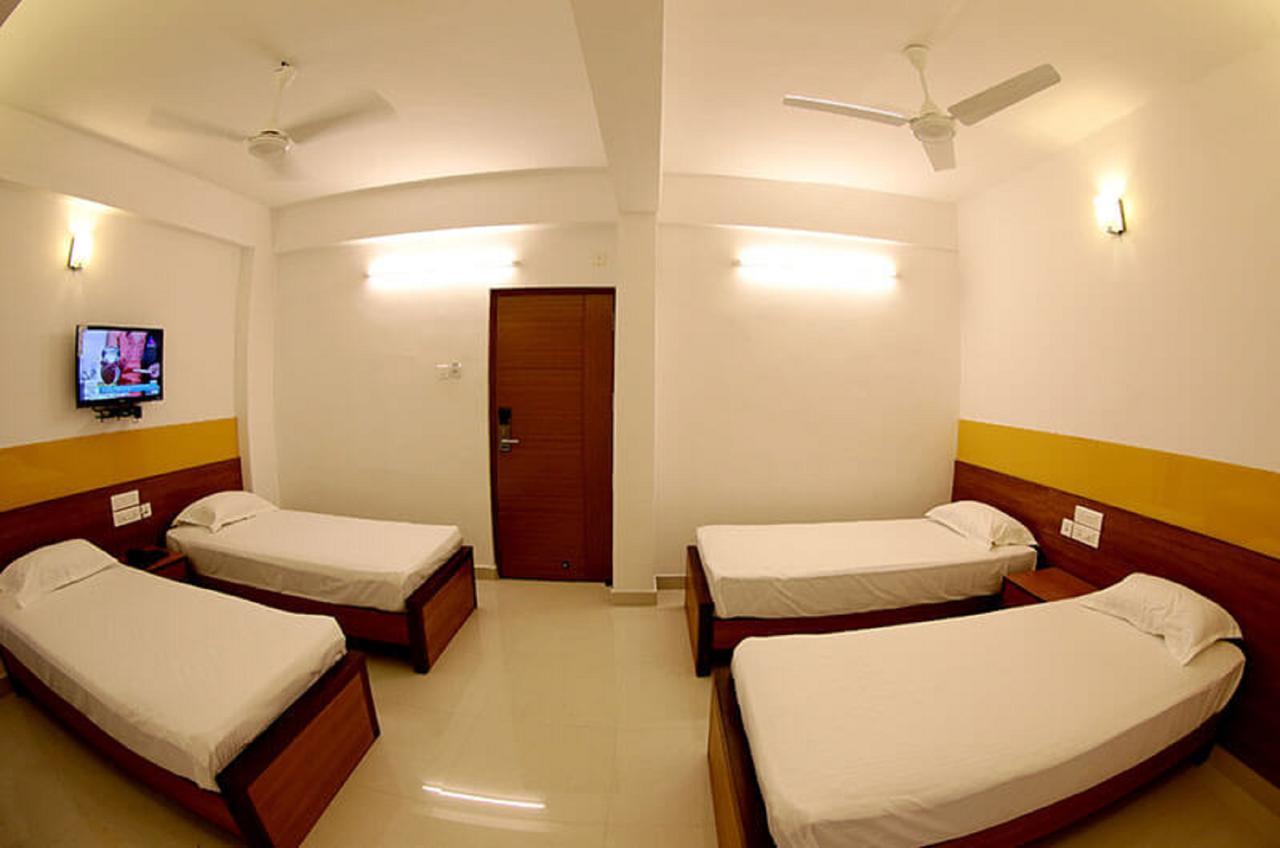 Hotel Roopmahal Thiruvananthapuram Zewnętrze zdjęcie