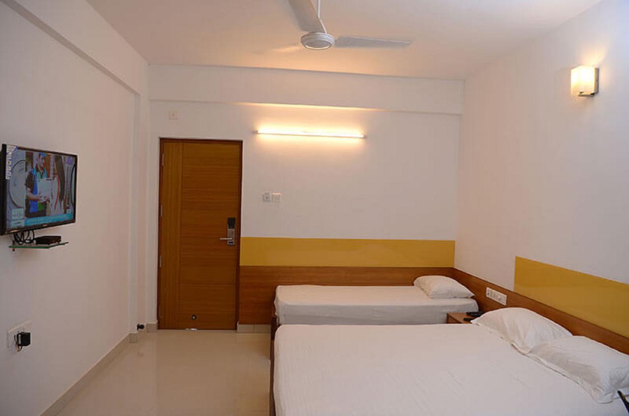 Hotel Roopmahal Thiruvananthapuram Zewnętrze zdjęcie