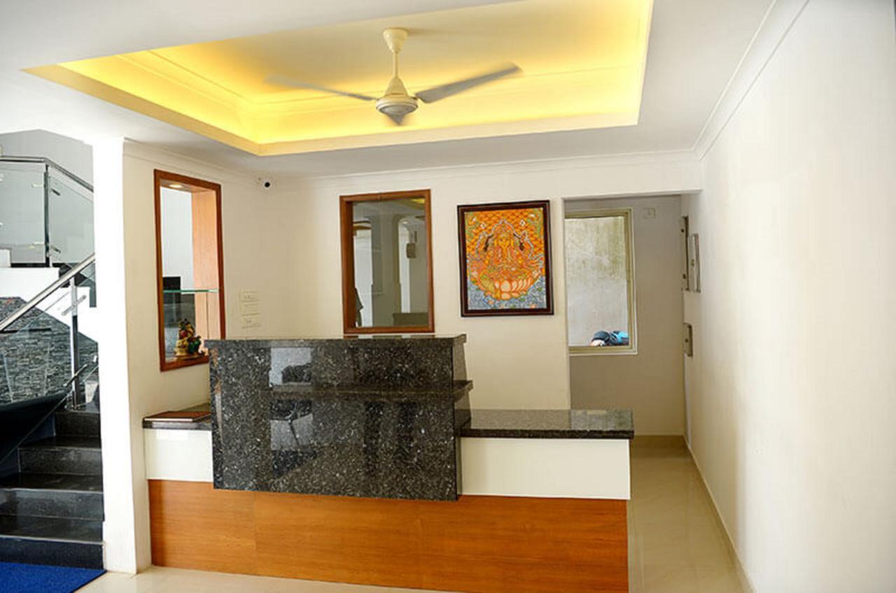 Hotel Roopmahal Thiruvananthapuram Zewnętrze zdjęcie